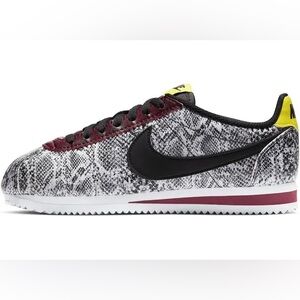 NIKE Women's Classic Cortez Leather Snakeskin Sneakers In 8.5 NWOB